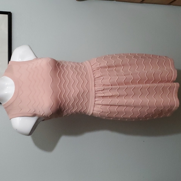 ROMEO + JULIET COUTURE Pinkish Peach Chevron Sweater Mini Dress-EUC-Sz XS - Picture 1 of 15